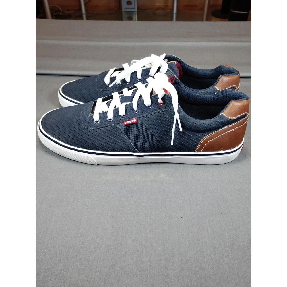 Levi’s ****please review